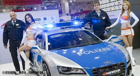 Полицейский автомобиль «Ауди» Abt R8 на Motor Show в Эссене в 2011 году