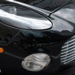 Капот автомобиля Aston Martin DB AR1