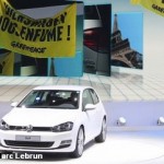 Акция Greenpeace на презентации Golf VII - нового продукта концерна Volkswagen.
