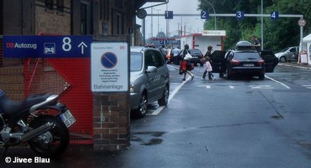 Железнодорожная станция концерна Немецких железных дорог Deutsche Bahn Берлин-Ваннзее, где возможна погрузка и выгрузка автомобилей в AutoZug Железнодорожная станция концерна Немецких железных дорог Deutsche Bahn Берлин-Ваннзее, где возможна погрузка и выгрузка автомобилей в AutoZug