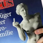 Обложка немецкого общественно-политического журнала "Фокус" с коллажем, на котором художник пририсовал знаменитой безрукой статуе Венеры Милосской руку, показывающую неприличный жест