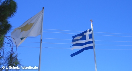 Флаги Греции и Кипра