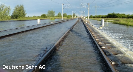 Затопленные наводнением пути концерна немецких железных дорог Deutsche Bahn