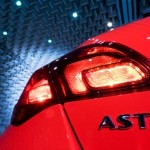 Opel Astra в акустической лаборатории Opel