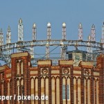 Телекоммуникационные антенны на крыше старинной башни