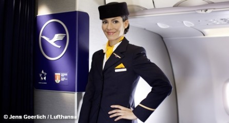 Стюардессы авиакомпании Lufthansa намерены объявить забастовку. Однако, повышения зарплат они не добиваются.