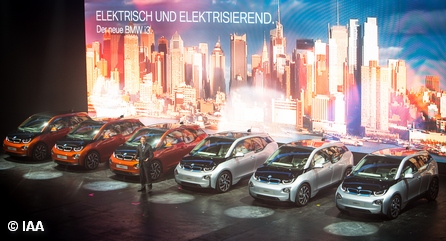 Презентация электромобиля BMW i3 на автосалоне во Франкфурте-на-Майне IAA