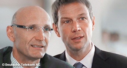    Генеральный директор Deutsche Telekom Рене Оберманн и (справа) и финансовый директор компании Тимоти Хеттгес