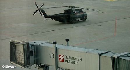 Посадочный трап на летном поле аэропорта Дрездена