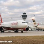 Самолеты авиакомпаний Air Berlin и Etihad Airways в аэропорту Мюнхена