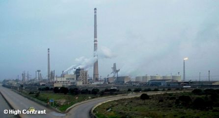 Нефтеперерабатывающий завод в сирийском городе Хомс