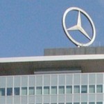 Звезда «Мерседес» на крыше штаб-квартиры Daimler в Штутгарте