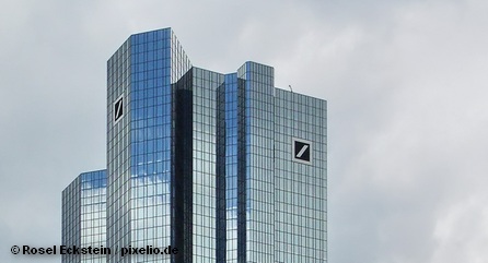 Небоскребы Deutsche Bank во Франкфурте-на-Майне, финансовой столице Германии