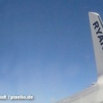 Крыло самолета авиакомпании Ryanair